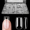 Une boîte en plastique transparent contenant un ensemble de pointes à ongles autocollantes de différentes formes et tailles, 