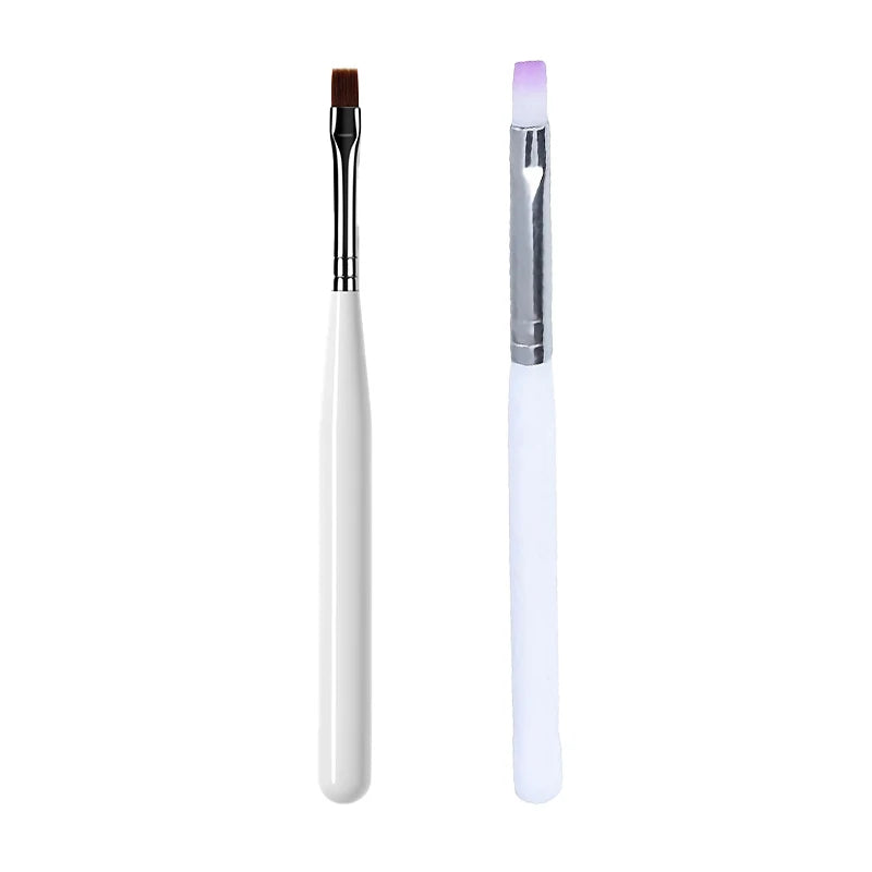 Un ensemble de pinceaux pour ongles en gel professionnel, incluant un pinceau métallique et un pinceau à pointe violette.